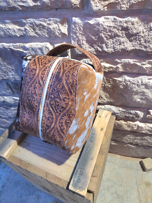 Oversized dopp kit/makeup bag