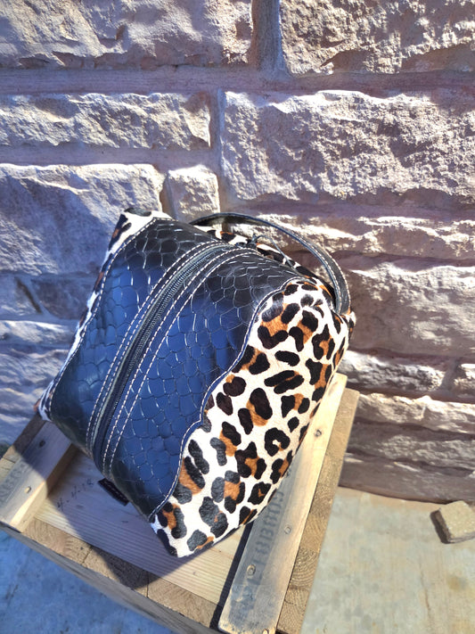 Oversized dopp kit/makeup bag