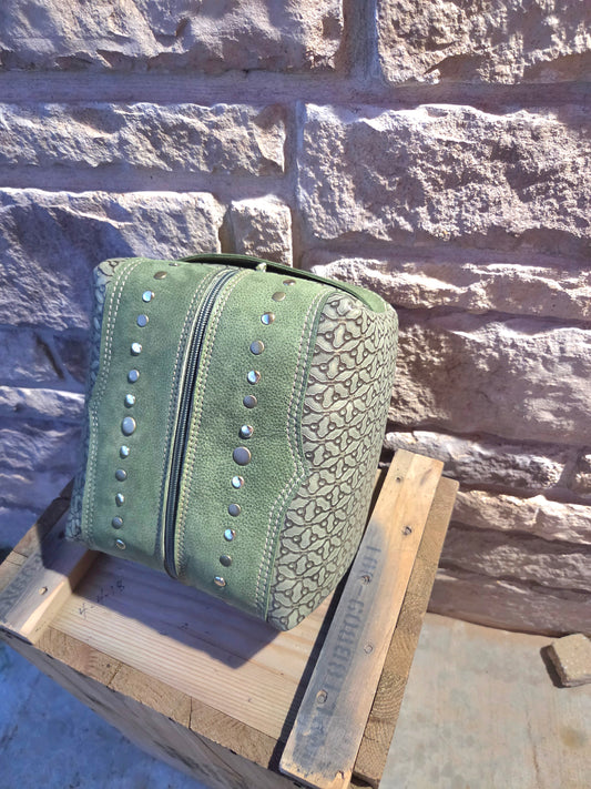 Oversized dopp kit/makeup bag