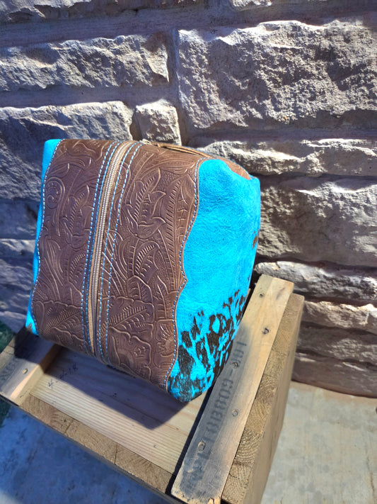 Oversized dopp kit/makeup bag